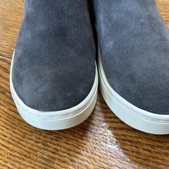 Sofft gray suede Britton Zip style booties.  Excellent used condition. Size 8. - Picture 3 of 13